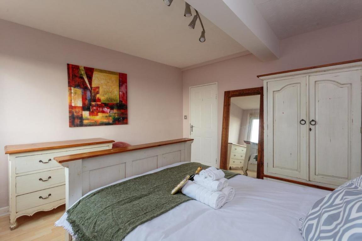 Gorgeous 3-Bed Flat, 15 Minutes To City Centre Edynburg Zewnętrze zdjęcie